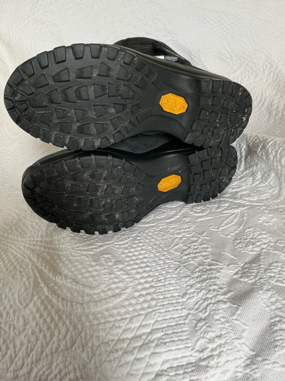 🤎 Coach Sandi Women’s Snow Boots With Vibram Soles - Size 8 - Picture 5 of 8